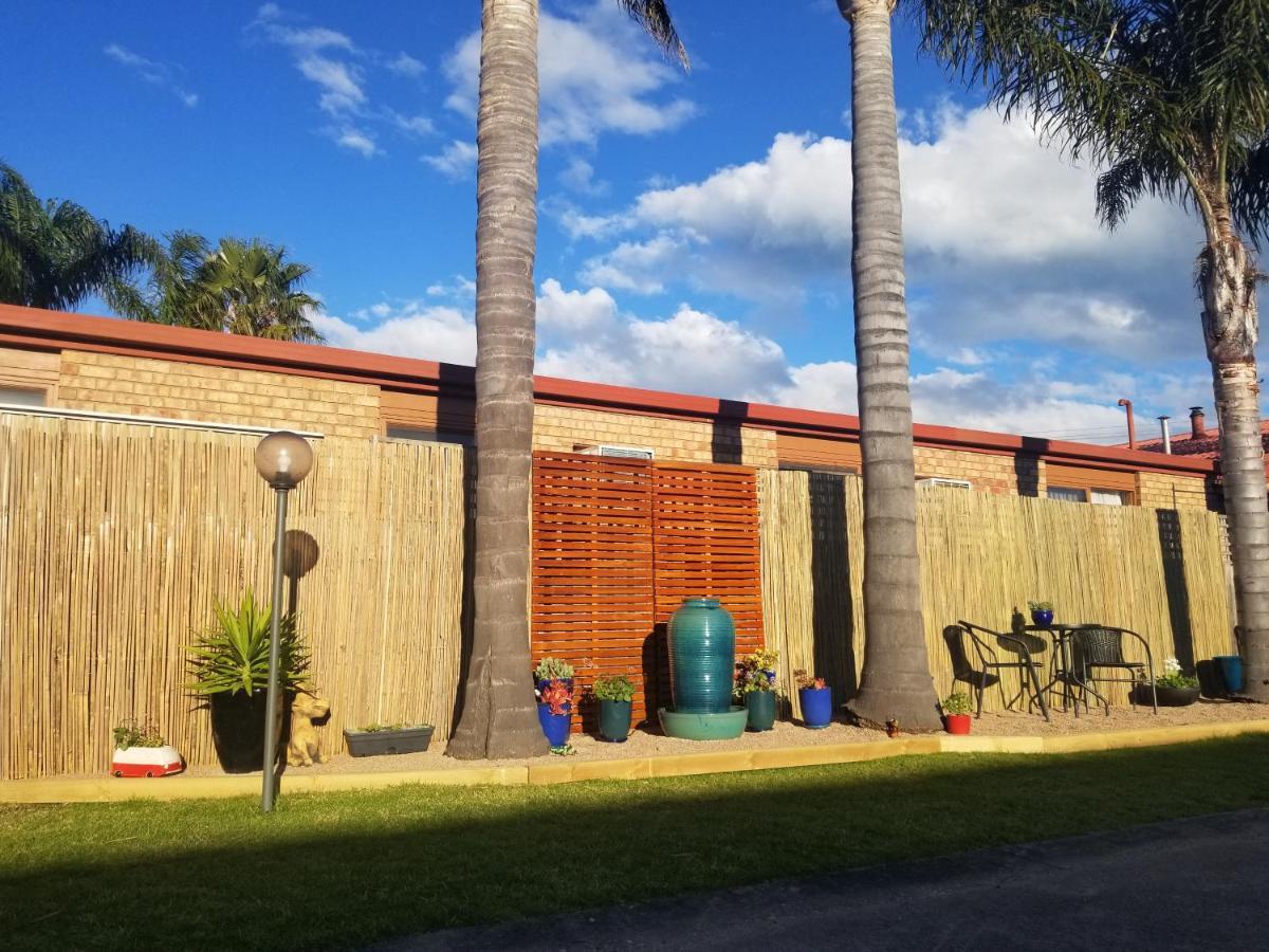 Sandbar Motel Lakes Entrance Exterior foto